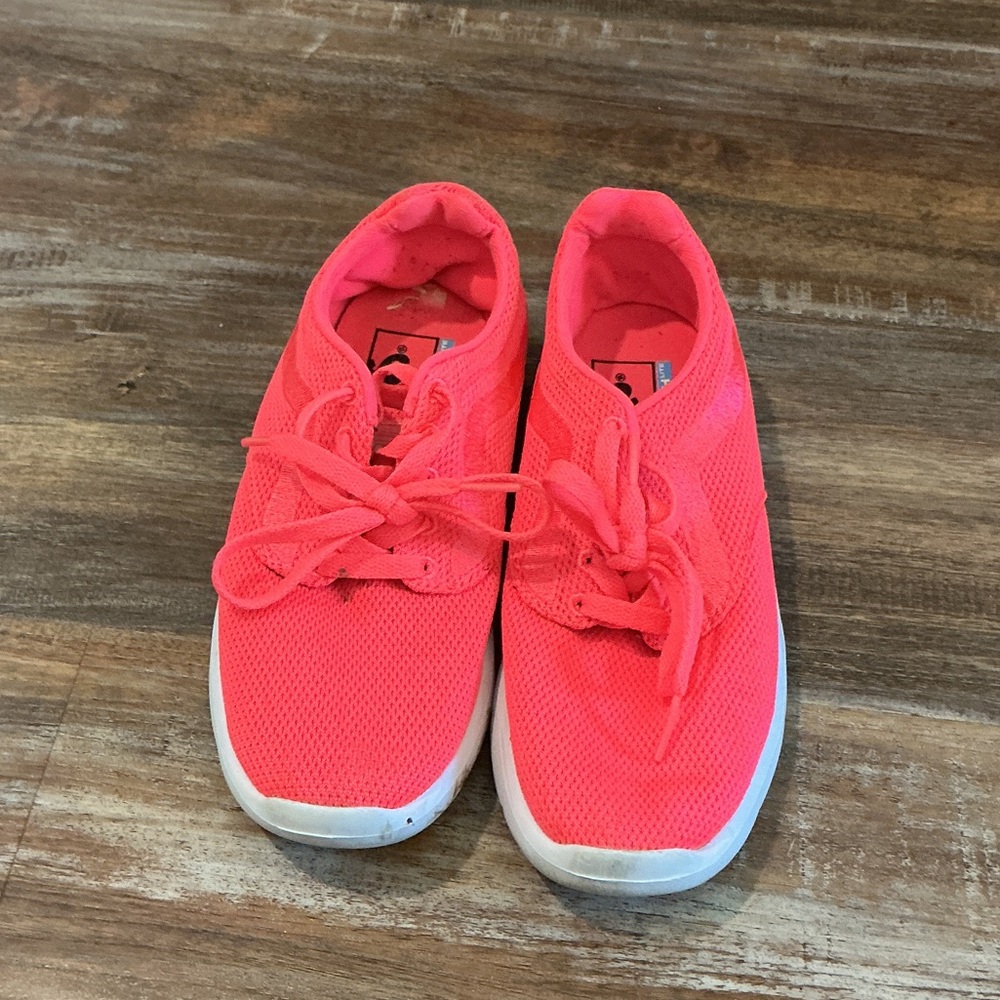 Vans Kids Sneakers in Neon Pink